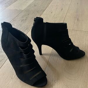 Used Nine West black heels